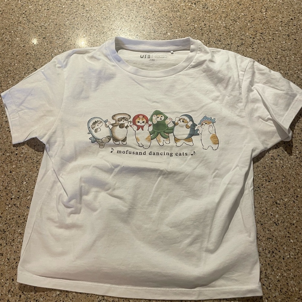 Uniqlo x Mofusand t-shirt